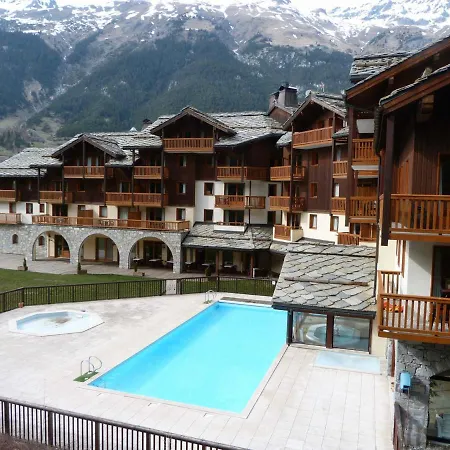 6 Pers Avec Piscine, Parking Et Wifi, A Deux Pas Des Pistes. - Fr-1-508-234 Apartment *